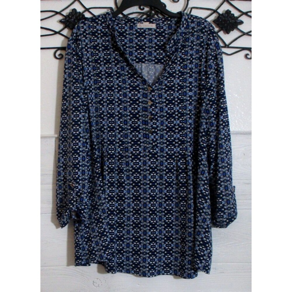 Cato Women's Knit Top Size 3X Long Sleeve Black Geometric V Neck